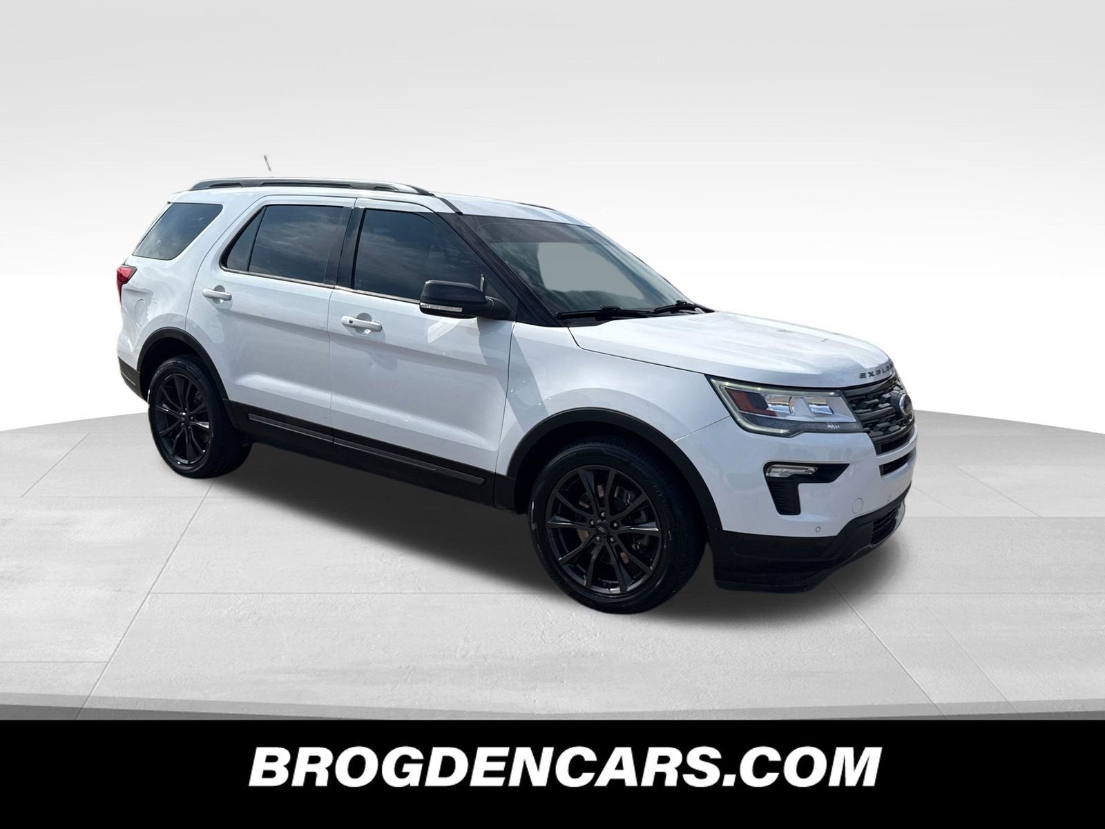 2018 Ford Explorer XLT in Other — front three-quarter view